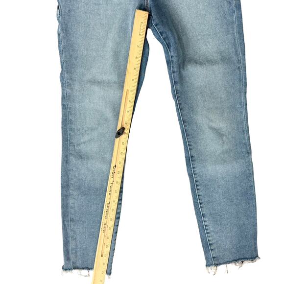 Good American Good Legs Crop Blue665 Light Wash Raw Hem Skinny Jeans size 4 / 27 - Picture 5 of 9